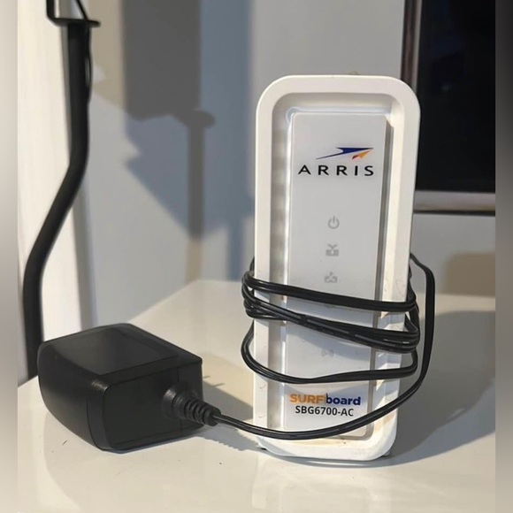 ARRIS Surfboard SBG6700AC‎ - Picture 1 of 2